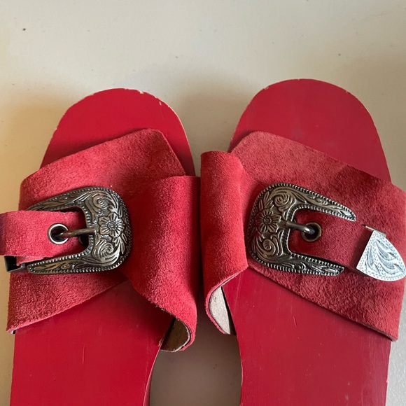 Free People Westtown Slide Clogs size 38 in Gently used condition in Red - Picture 7 of 9